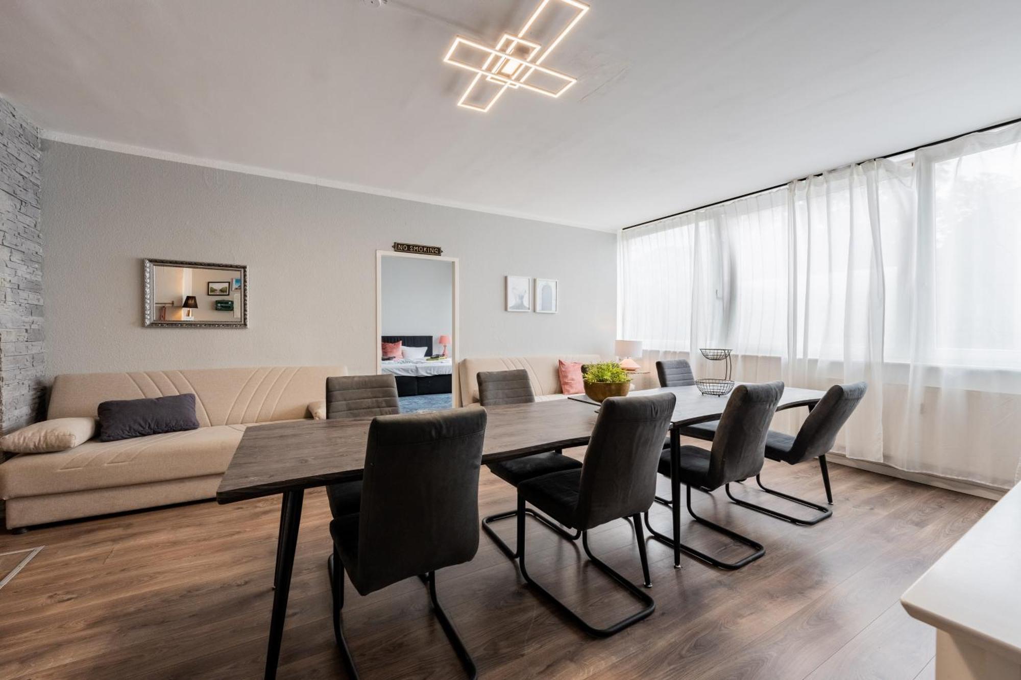 Modern Fancy Center *